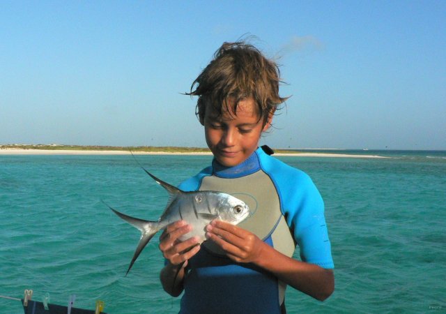 48- Bastien a peche sa premiere carangue zailes rondes 